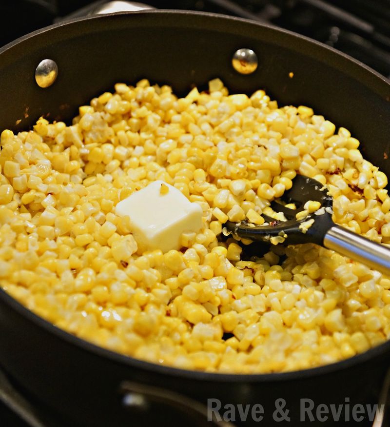 Roasted sweet corn in pan