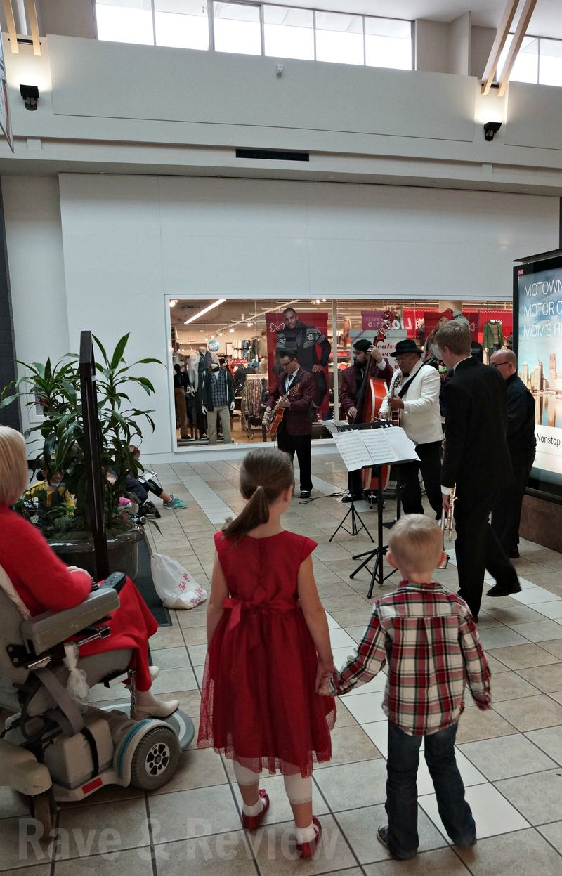 Live music at Northgate Mall