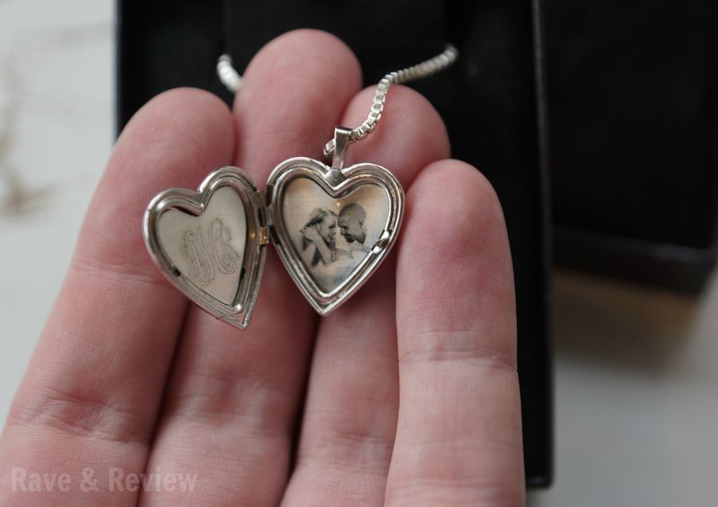 PicturesOnGold.com locket