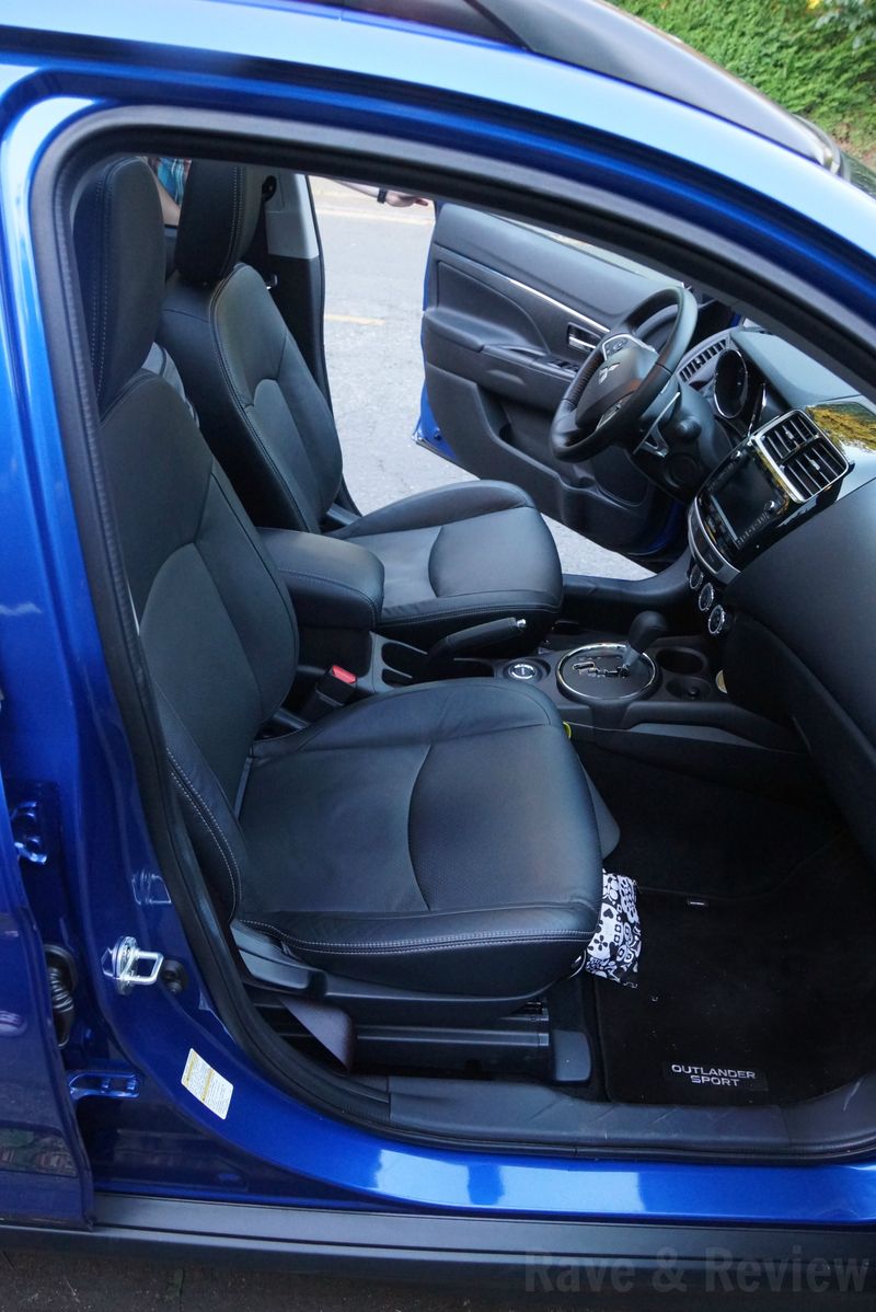Mitsubishi Outlander Sport front seat