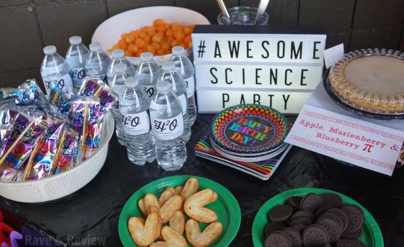 Awesome Science Party table