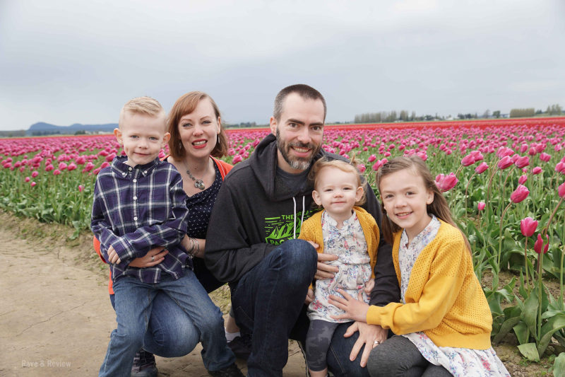 Family at tulips 2017 2