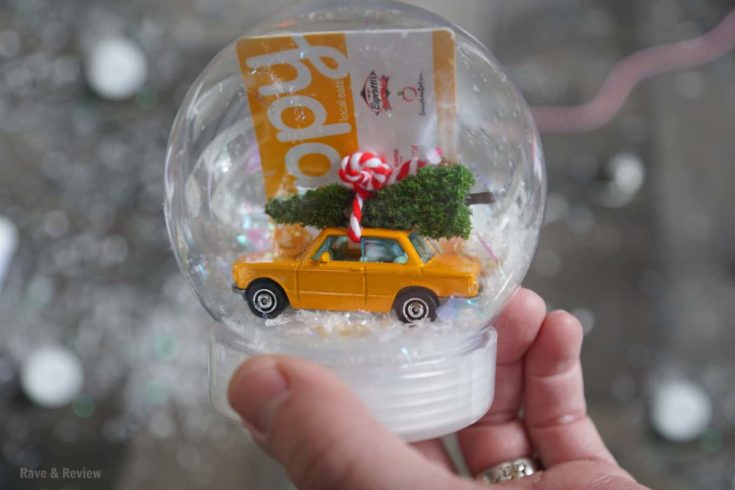 Happy Cards snowglobe with car