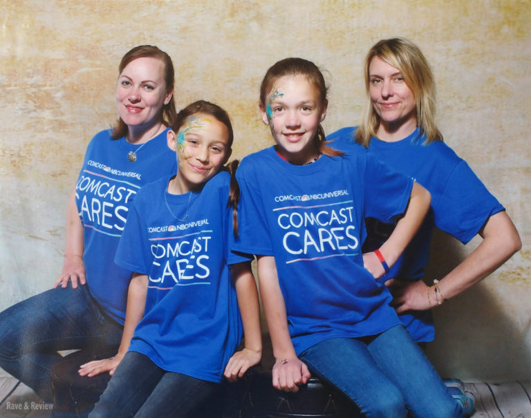 Comcast Cares Day volunteers