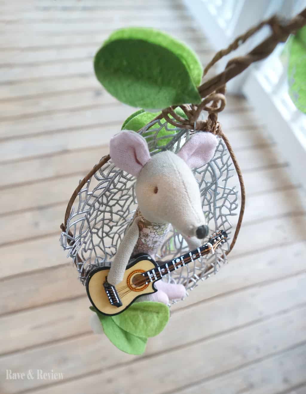 RR Maileg mouse swing with guitar