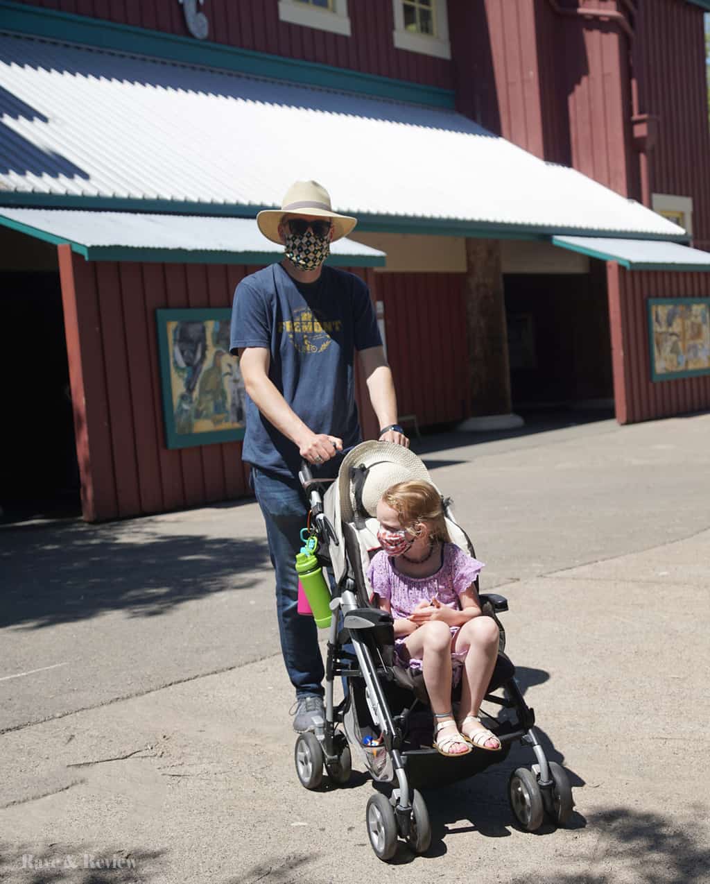 Point Defiance stroller at zoo