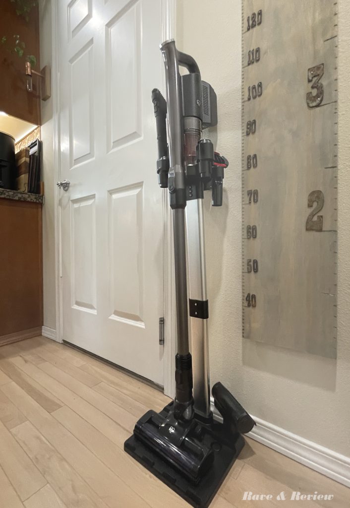 IRIS cordless vacuum with stand